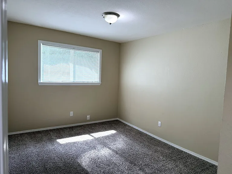 Riverside Manor — Photo 20