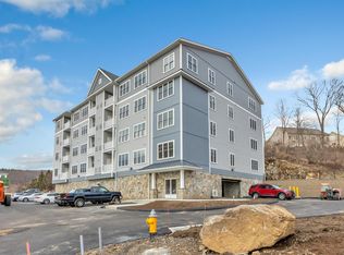 60 Beard Sawmill Rd #403, Shelton, CT 06484