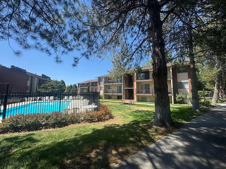 4693 S Brookwillow Cv #B — Photo 3