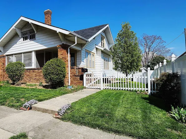 208 NE 10th St, Washington, IN 47501