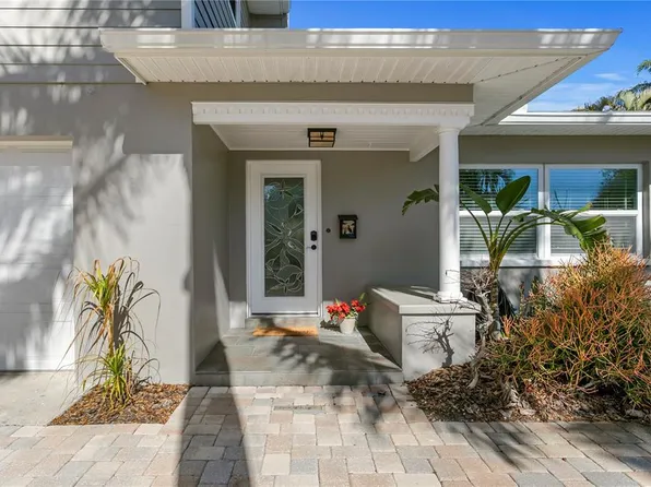 6604 Blue Heron Dr S, Saint Petersburg, FL 33707