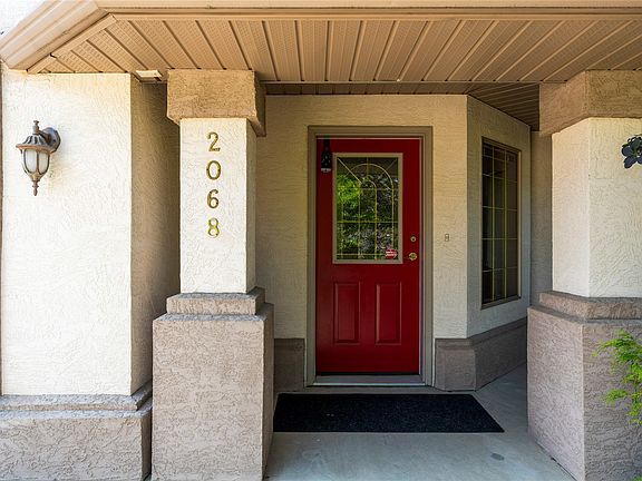 5th image of 2068 Hunter Cres