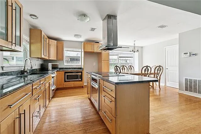 1648 Hampton Dr — Photo 11