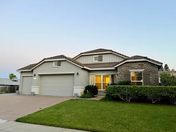 487 Woodacre Dr, Redding, CA 96002