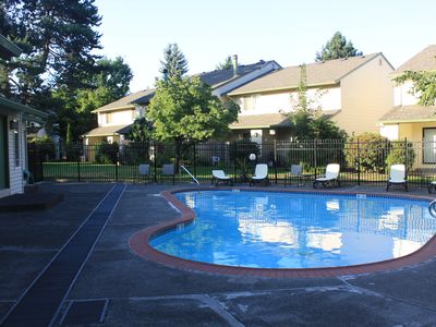12044 N Jantzen Beach Ave, Portland, OR, 97217