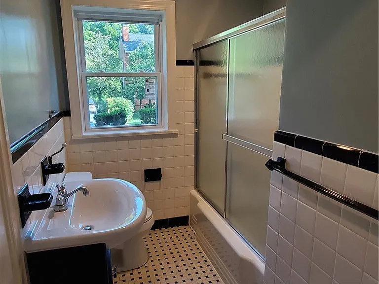 1015 Brook St — Photo 22