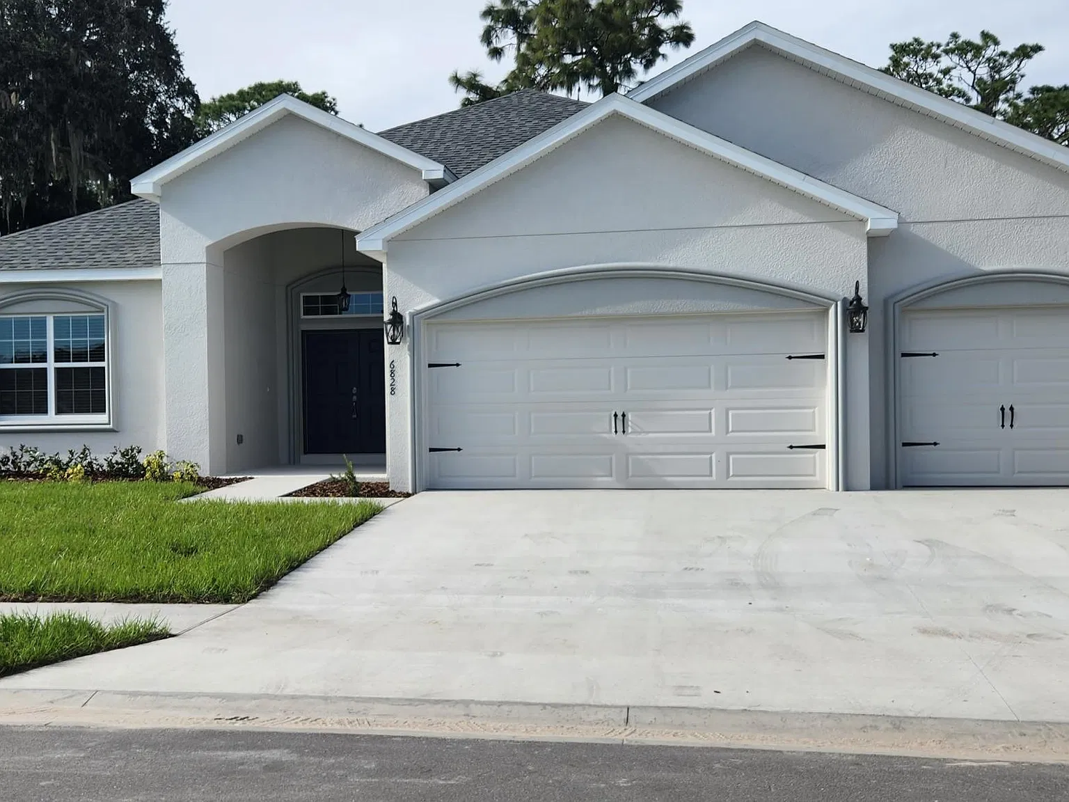 5 bed, 2827 sqft, $2,800 — Photo 1