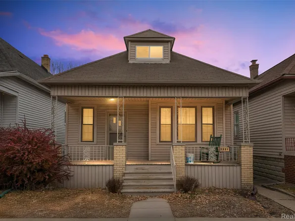 3321 Doremus St, Hamtramck, MI 48212