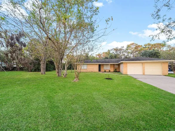 6506 N Ridgecrest Drive, Hitchcock, TX 77563