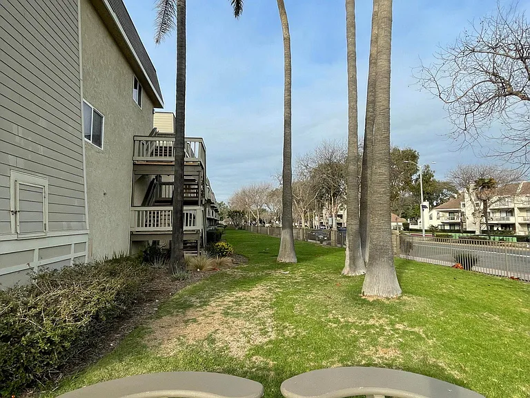 E Surfside Dr — Photo 42