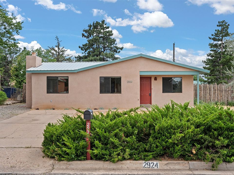 1st image of 2924 Calle Princesa Juana