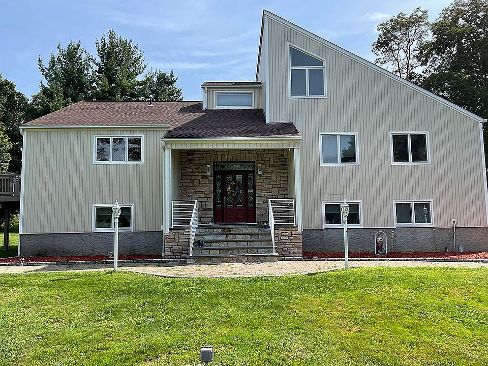 2nd image of 30 Alona Dr
