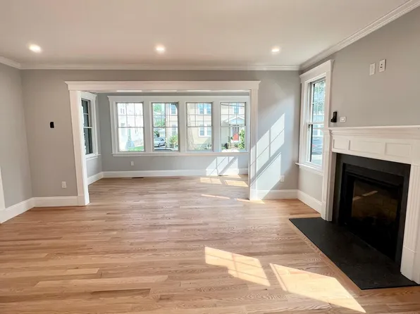 10 White St #A, Arlington, MA 02474