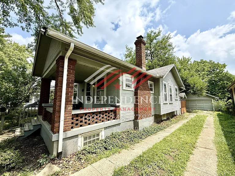 2720 Dwight Ave — Photo 2
