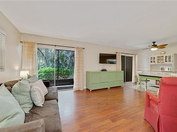 5th image of 140 Orchid Woods Ct APT 6C