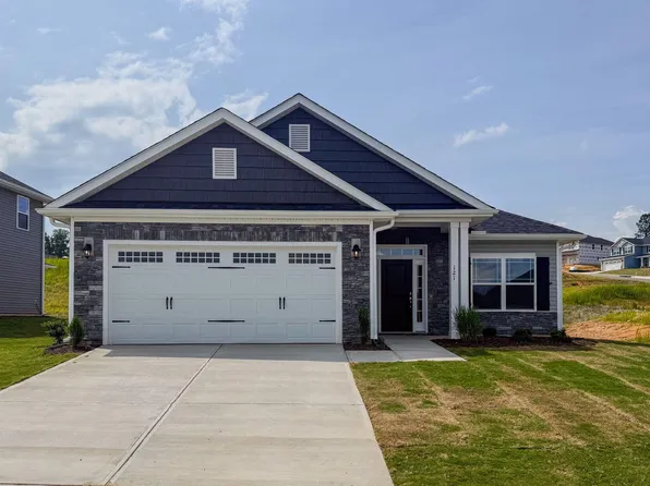 121 Northwood Dr, Fuquay Varina, NC 27526