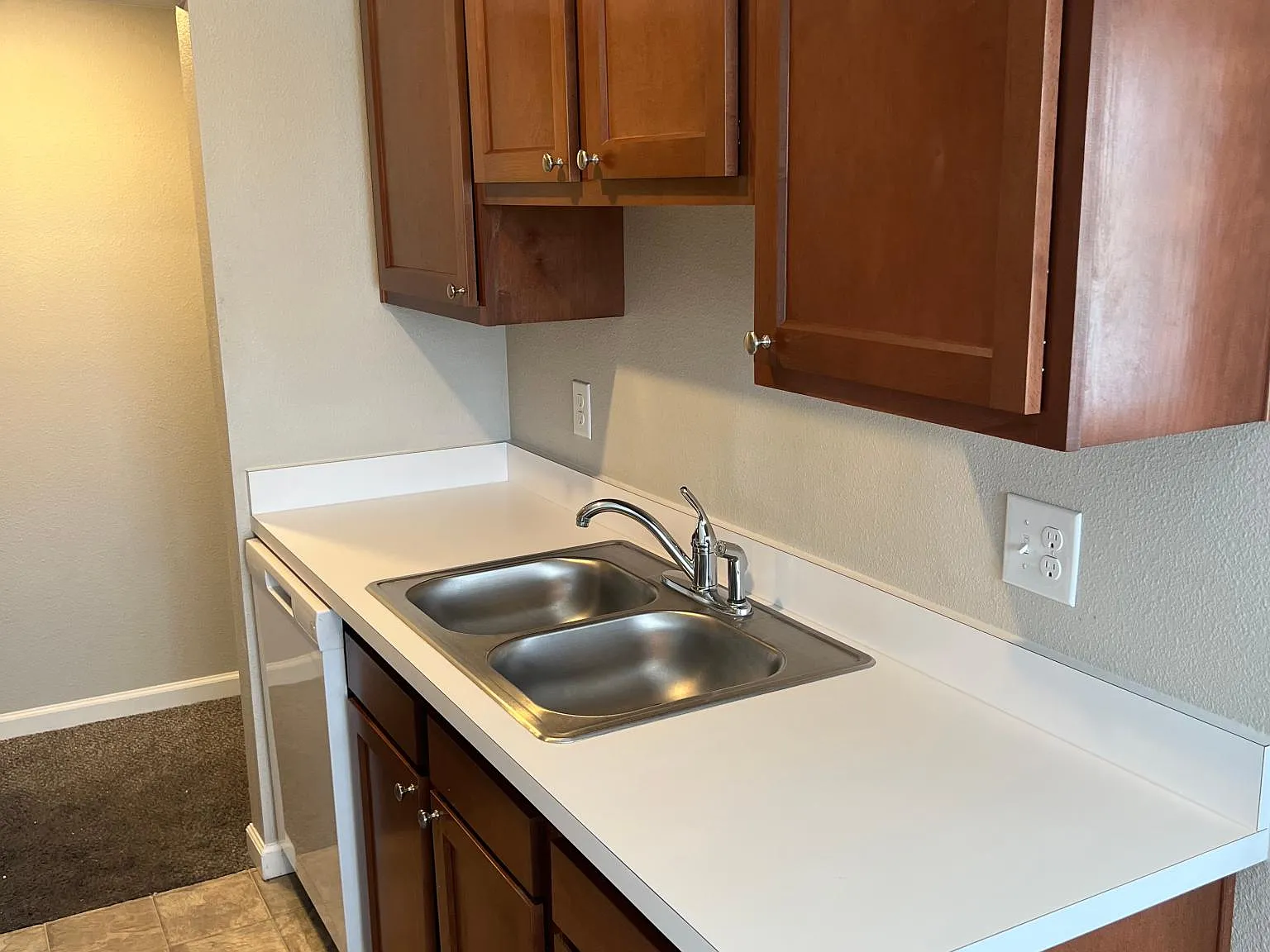 1 bed, 650 sqft, $1,040 — Photo 4