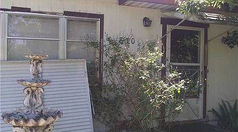 4th image of 830 Emerald Dr
