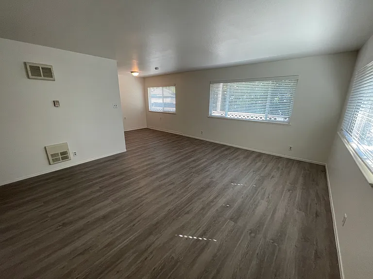 1023 Central Ave #D — Photo 8