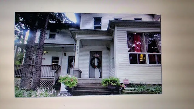 221 Pleasant St photo 1