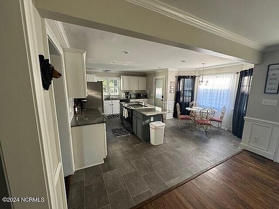 5th image of 2209 Friar Dr