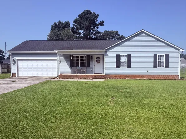 105 Fodder Dr, Hubert, NC 28539