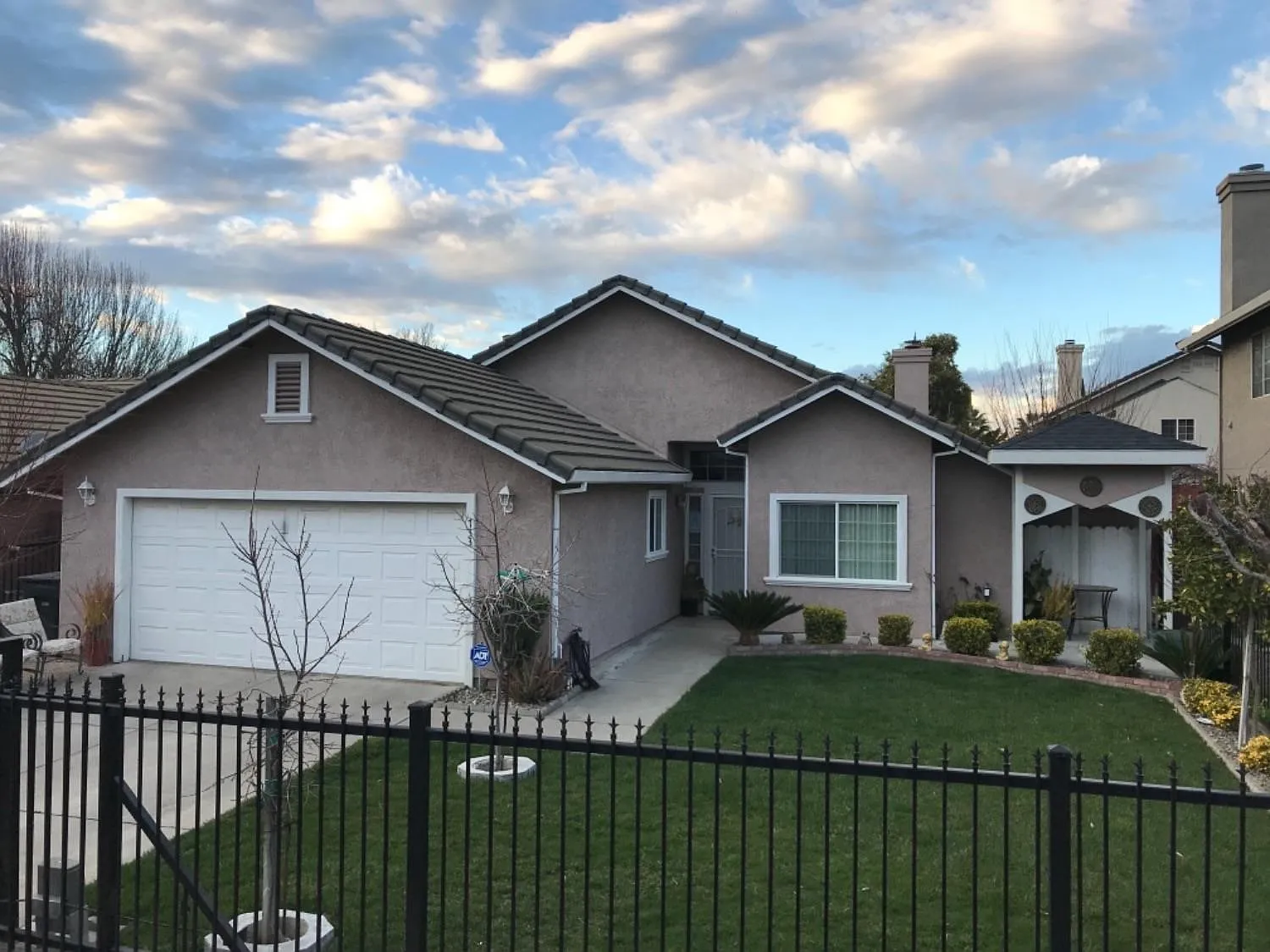 733 Park Meadow Dr photo 1
