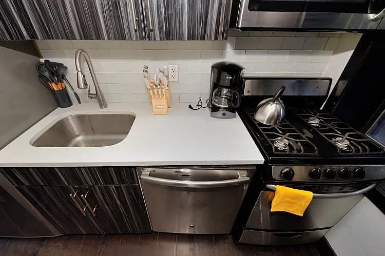240 E 28th St #1 — Photo 14