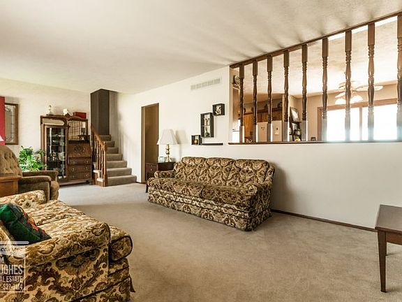 5th image of 315 Fairview Dr
