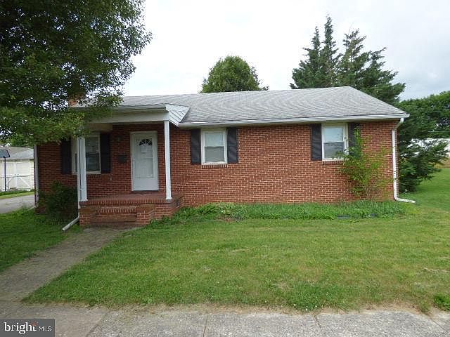 1st image of 929 Kuhn Ave