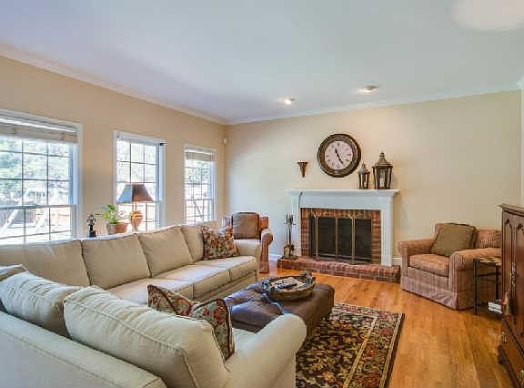 5th image of 157 Sontag Dr