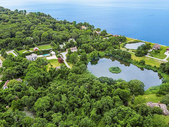 5th image of 5 Peconic Ave