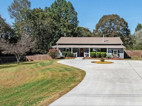 5637 Ridge Rd, Hiram, GA 30141