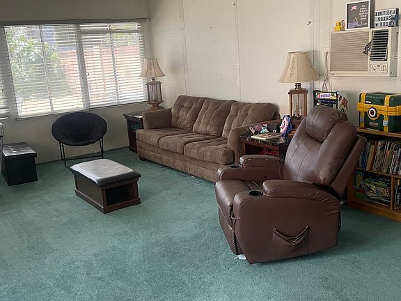 5th image of 2442 Royal Ave