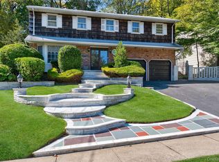 73 Reed Dr, Roslyn, NY 11576