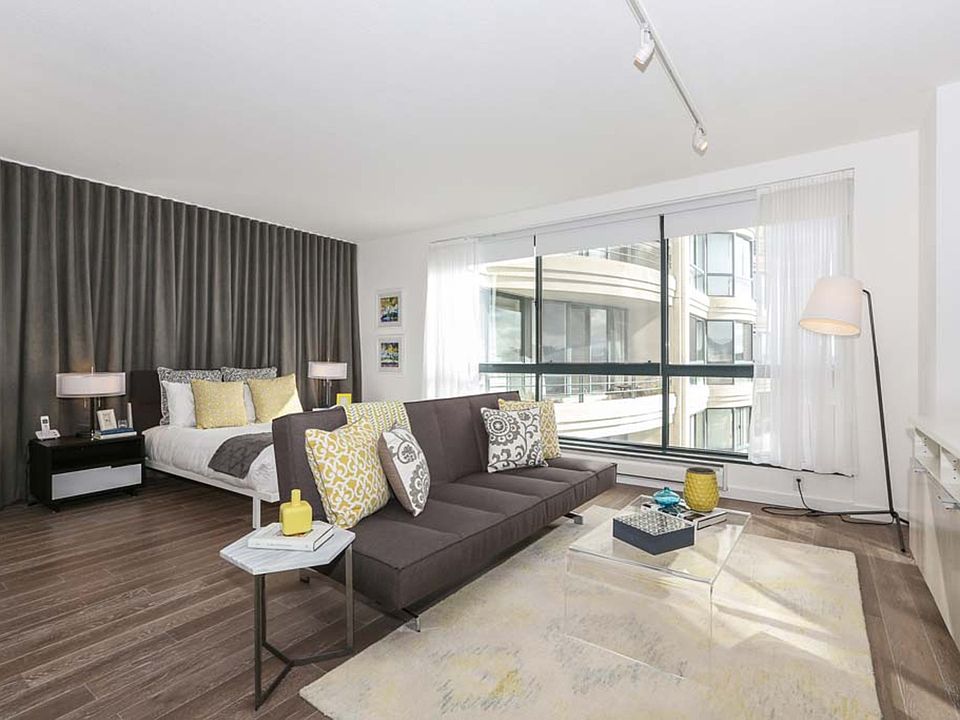 1st image of 300 3rd St APT 1109