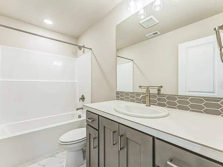 8457 SE Kinnaman St — Photo 21