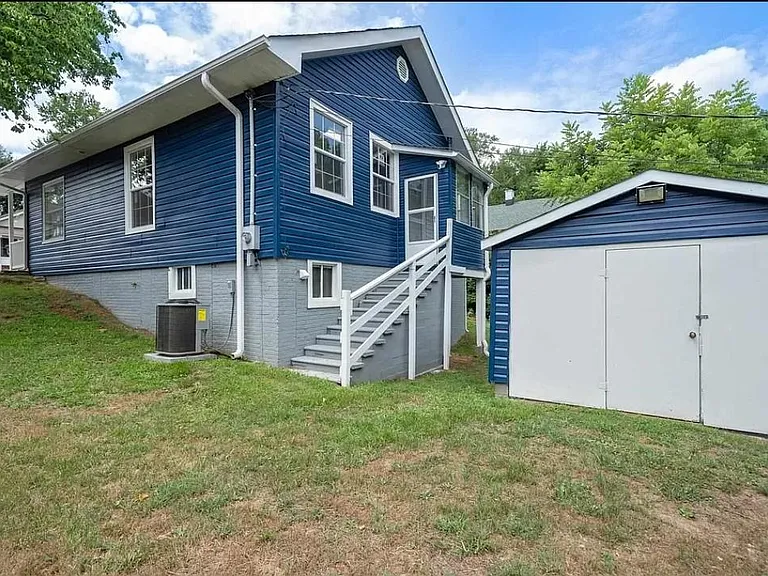 51 N Main St — Photo 3