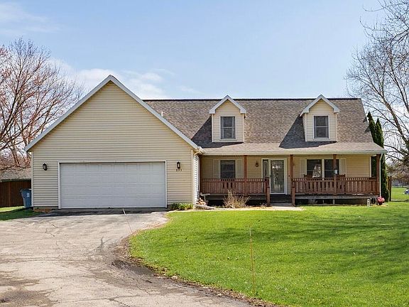 2nd image of 893 Pearson Rd