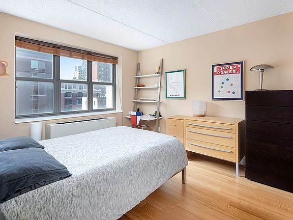 3rd image of 516 W 47th St APT S6m