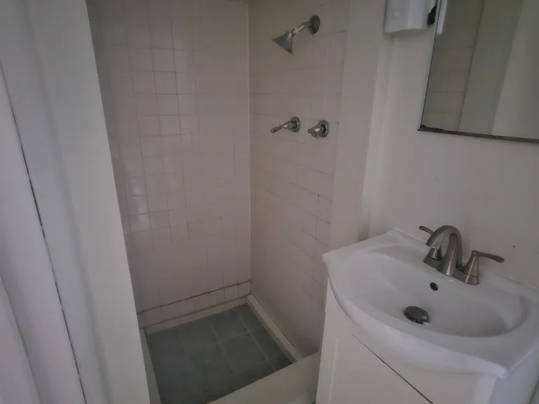 221 Park St #G — Photo 3