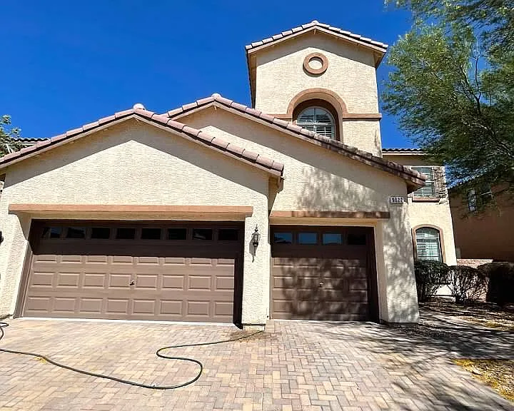 9622 Staff Ln — Photo 1