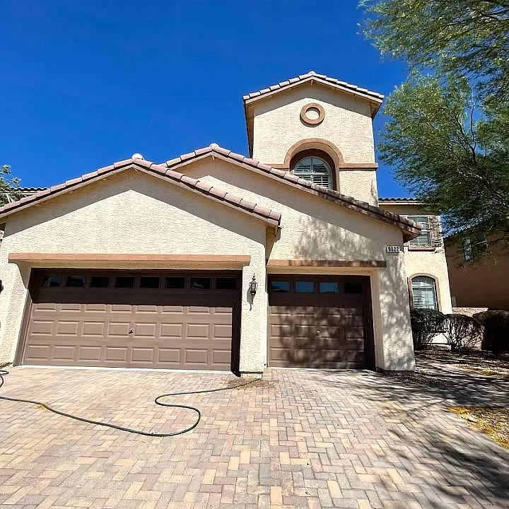 9622 Staff Ln