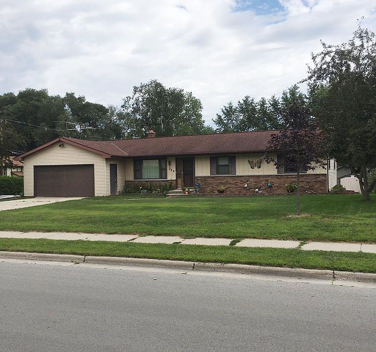 1st image of 444 N 12th Ave