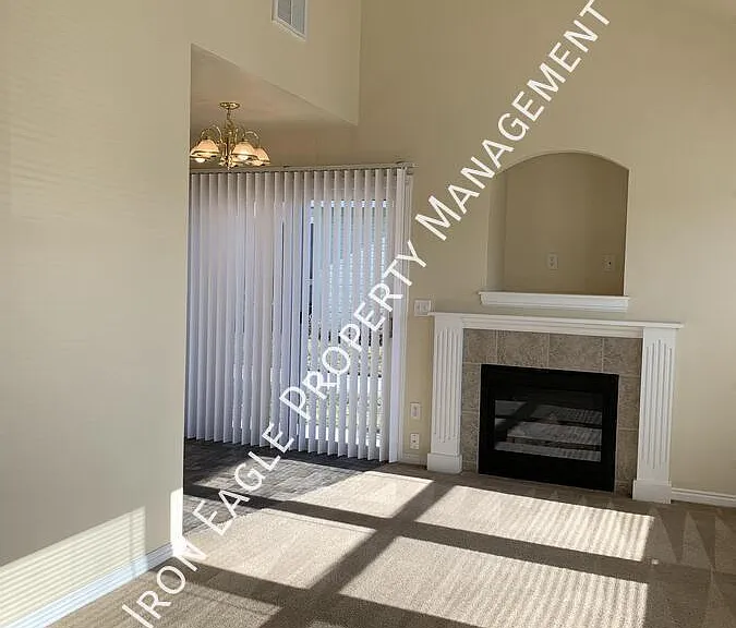 5908 W Port Ln #101 — Photo 2