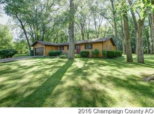 1204 Riverside Ct, Mahomet, IL 61853