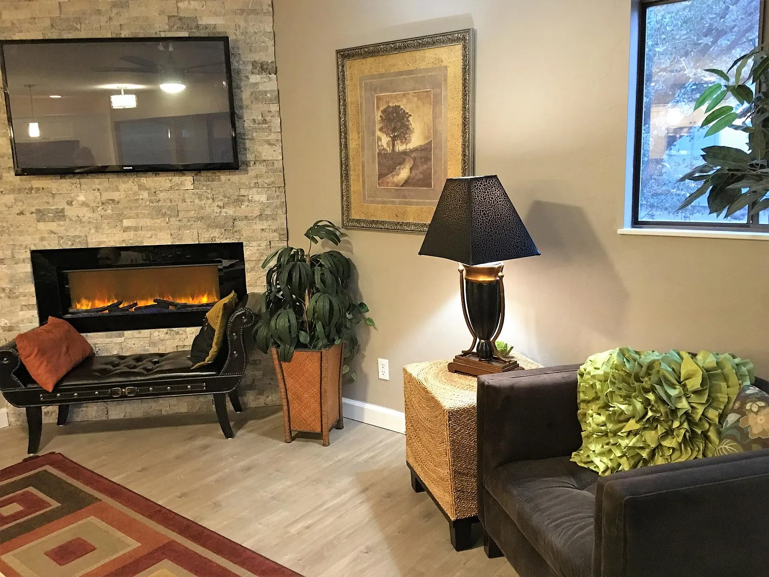 916 Forest Hylands — Photo 4