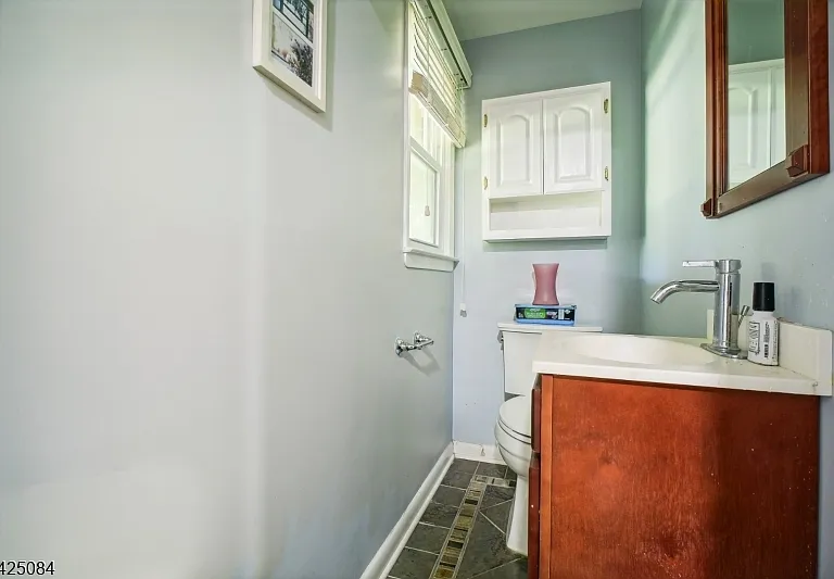 195 Chaucer Dr — Photo 19