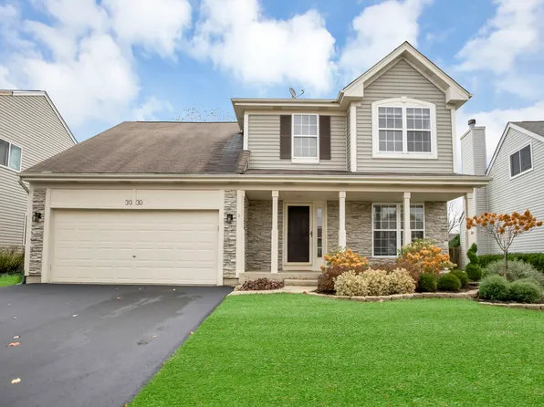 3030 Melbourne Ln, Lake In The Hills, IL 60156