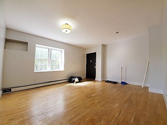 3rd image of 222 Woodbine St #2